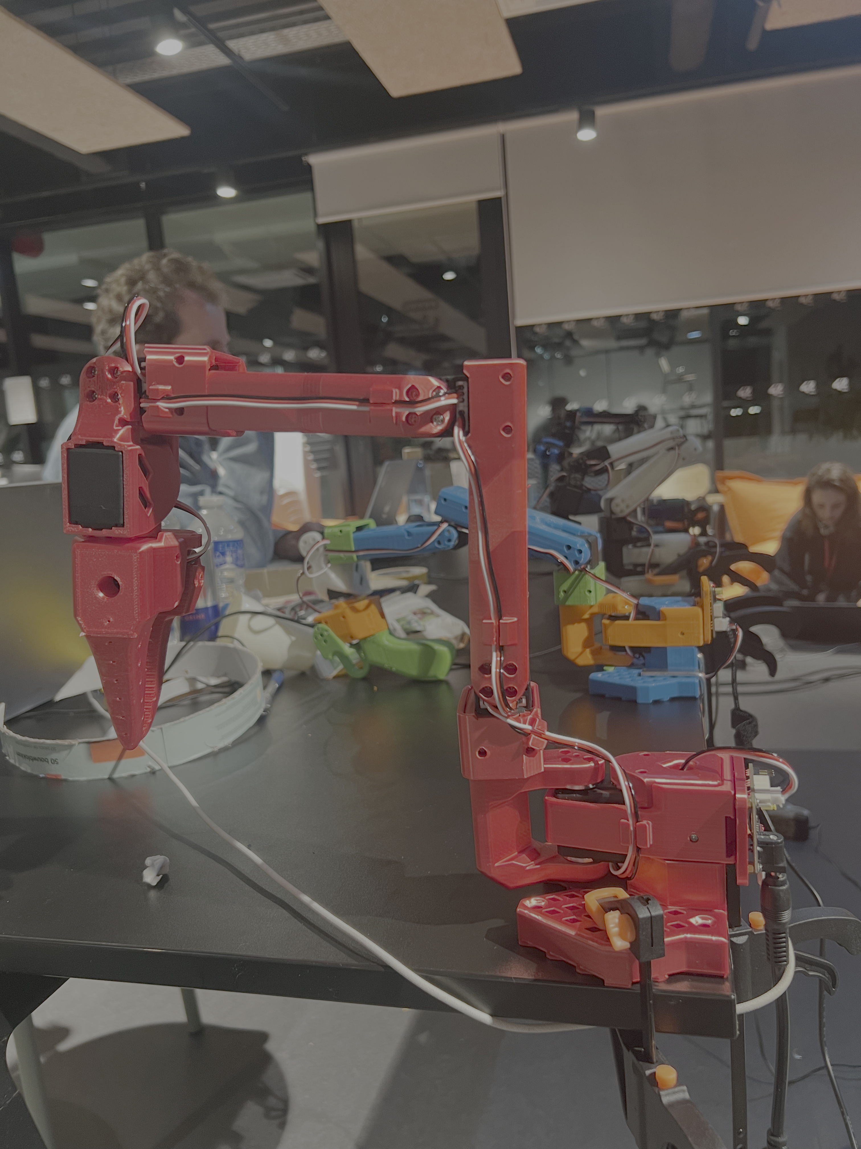 Everything you need to build and play with the open-source 3D printed manipulator SO-ARM from LeRobot